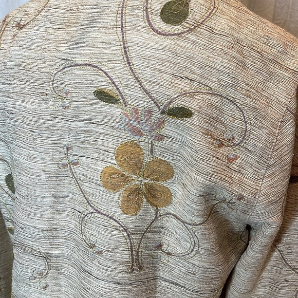 Chicos Design Vintage Enmbroidered 100% Silk Button Down Shirt Size XS/4 - Picture 6 of 6